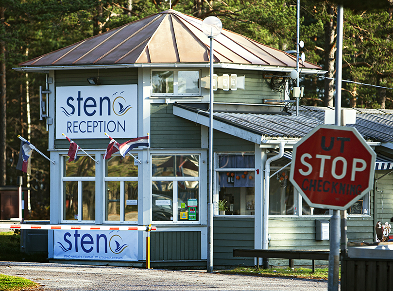 Receptionsbyggnad på Stenö Havsbad och Camping